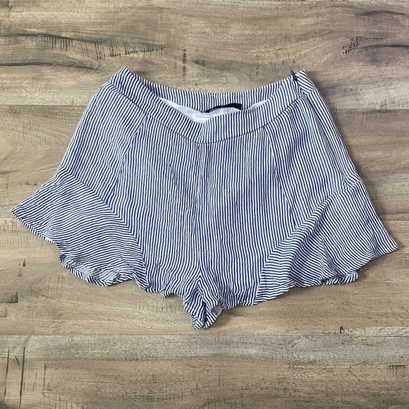 Striped Booty Shorts High Waisted Fashion Statement Casual Mini Dressy Chic - Picture 2 of 8